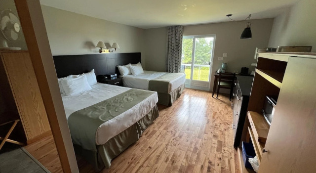 Четырёхместный номер Standard Mon Joli Motel