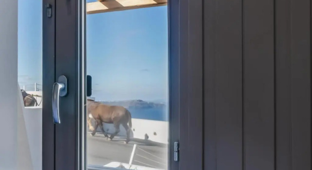 Люкс с балконом Symphony Suites Santorini