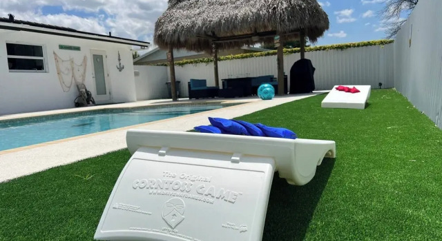 Коттедж Maggie Home In Kendall - Pool And Tiki Bar