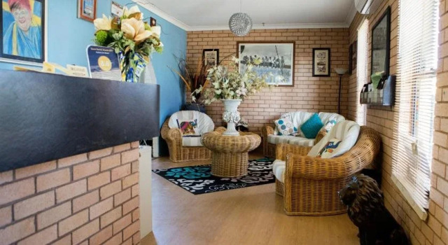 Cameo Inn Motel, Забронировать Мотель Мотели Уэст-Уайалонг, рядом с Аквапарк Holland Park Swim Centre, Мотель