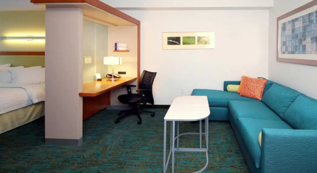 Люкс SpringHill Suites by Marriott Las Vegas North Speedway