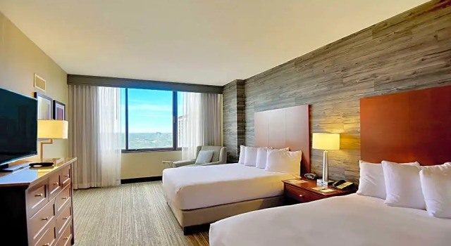 Четырёхместный люкс Accessible DoubleTree by Hilton Hotel & Suites Houston by the Galleria