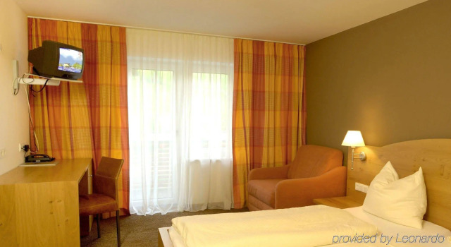 Hotel Bacher Asitzstubn, Забронировать Отель Отели и гостиницы Леоганг, рядом с Гондольный подъемник Штайнбергбан I, Отель