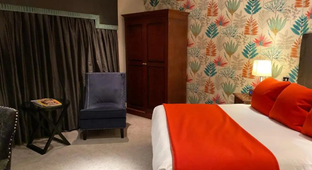 Номер Luxury Langshott Manor - Luxury Hotel Gatwick