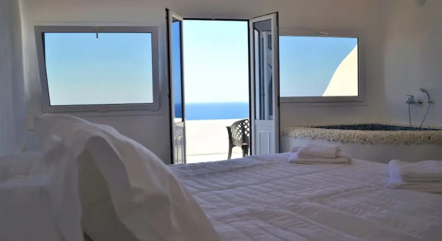 Люкс с красивым видом из окна Golden Beach Resort Anafi