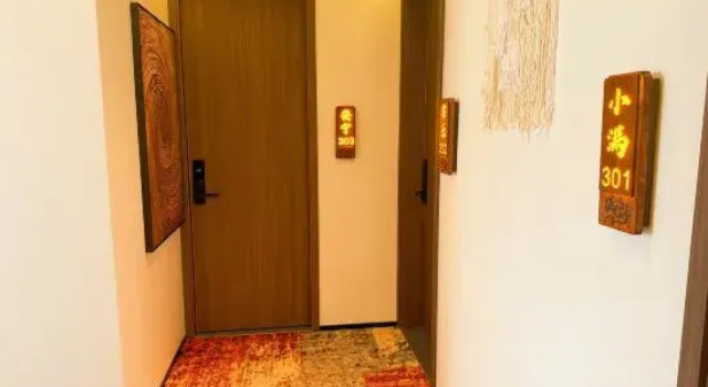 Moye Wilderness, Rezerwuj Hotel Hotele w Mohe z parkingiem, Parking