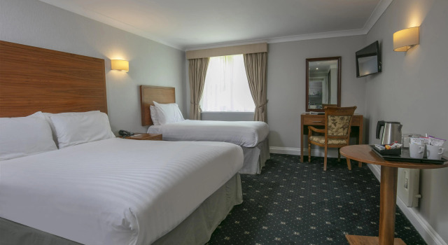 Трёхместный номер Standard Normanton Park Hotel, BW Signature Collection