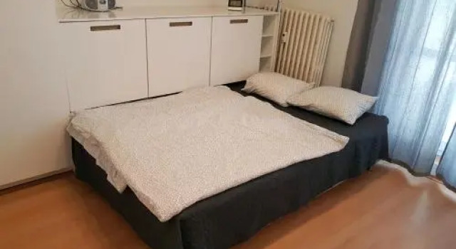 Hidden Gem close to hockey stadium with terrace