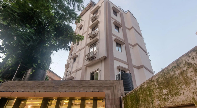 OYO 9748 Hotel Girgaon Palace