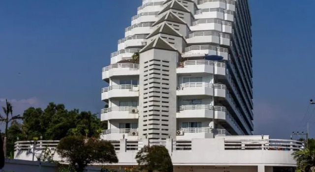 Apartments by the sea, Забронировать Апартаменты/квартира Отели Районг с парковкой, Парковка