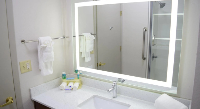 Двухместный номер Standard Holiday Inn Express & Suites Pensacola West I-10 by IHG