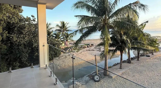 Вилла Deluxe с 4 комнатами с видом на море Sabaii Bay Resort