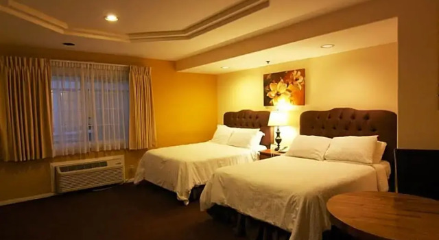 Номер Wilshire Crest Hotel