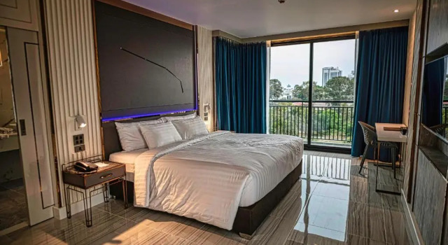 Двухместный номер Deluxe DEE Tower с балконом Pattaya Discovery Beach Hotel