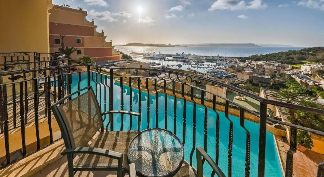 Двухместный номер Superior с балконом и с видом на море Grand Hotel Gozo