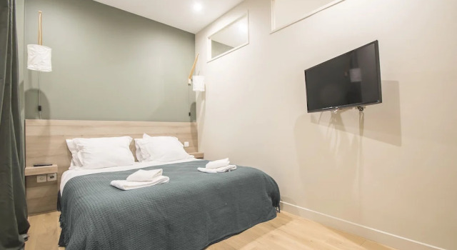 Luxury Apartment in Paris - République, Забронировать Апартаменты/квартира Париж Иль-де-Франс, рядом с Курон