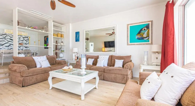 Caprice 5 -Private Beachfront Home in Gated Community
