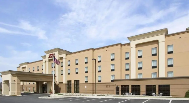 Люкс Standard Hampton Inn & Suites York South