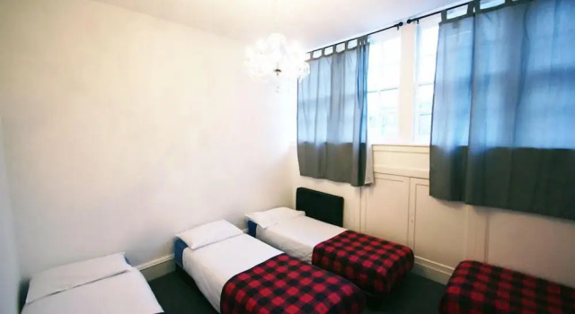 Edinburgh Princes Street Top Floor Apt
