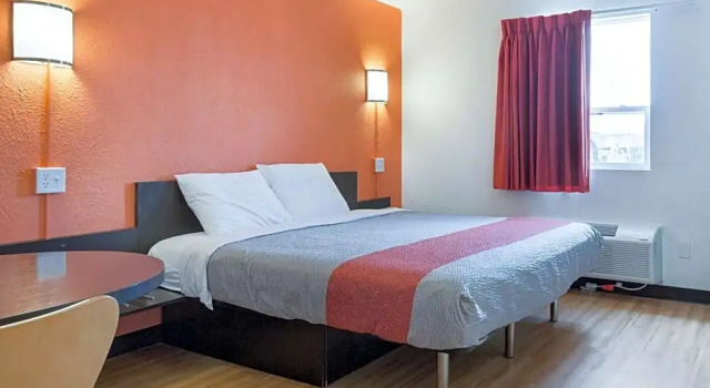 Номер Standard Motel 6 Lincoln, IL