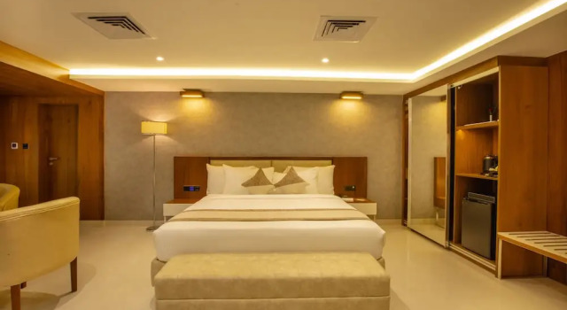 Люкс Luxury Royal Plaza Suites by RAK Rooms, Mangaluru
