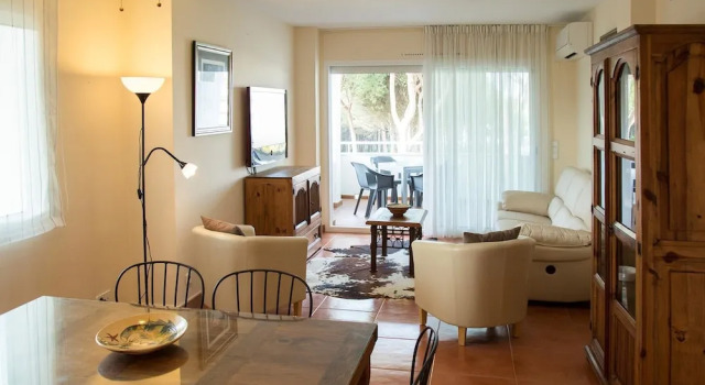 Apartment Near the Beach for 6 People in Pals, Réserver Appartement Pals Baix Empordà