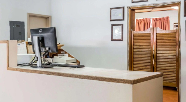 Rodeway Inn & Suites Omak - Okanogan, Prenota Hotel Omak Loup Loup