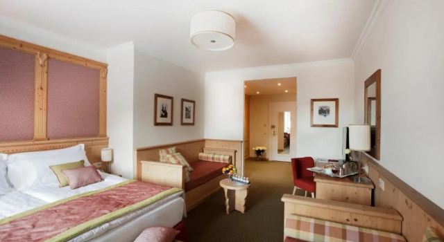 Четырёхместный номер Comfort Schloss Hotel & Spa Pontresina