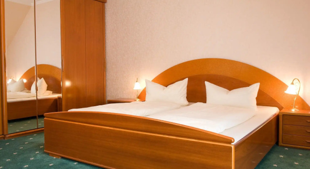 Moselstern Hotel Brixiade and Triton, Rezerwuj Hotel Hotele w Cond z basenem, Basen