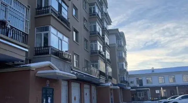 Mohe One Companion Homestay, Rezerwuj Hotel Hotele w Mohe z parkingiem, Parking