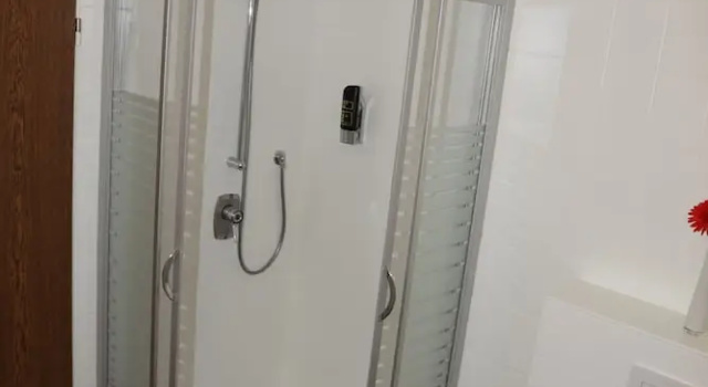 Номер Deluxe с балконом Confour Hotel
