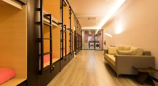 Кровать в общем номере (женский номер) OYO 89809 Sogor Girls Dormitory