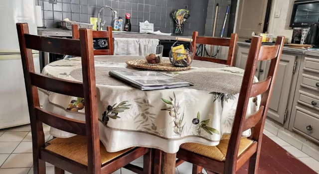 Коттедж La Maison des Hautures - Ancien Couvent avec Extérieur Proche Arénes- Idéal Familles ou groupe