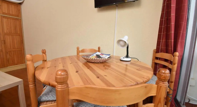 Studio 2 couchages avec piscine Port Camargue, Book Apartment Hotels in Camargue with a Pool, Swimming Pool
