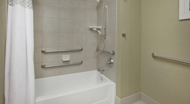 Четырёхместный номер Standard Hampton Inn & Suites Wichita-Northeast