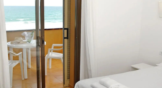 Spacious Apartment With sea View and Directly on the Beach, Réserver Appartement Pals Baix Empordà