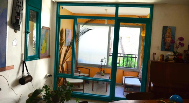 Rob's Hostel, Забронировать Хостел Иерусалим Иерусалимский округ, рядом с Еврейский университет в Иерусалиме на горе Скопус