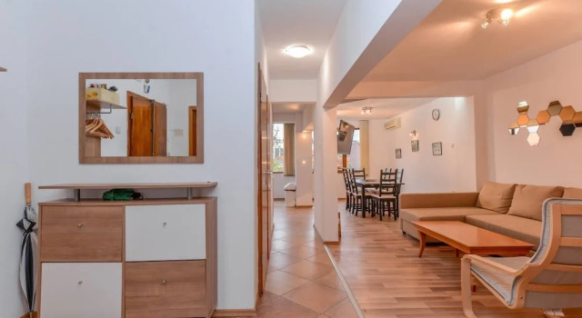Fm Deluxe 2-Bdr Apartment - Alexander Nevsky View, Забронировать Апартаменты/квартира Апартаменты Софии, рядом с Королевский дворец, Апартаменты/квартира