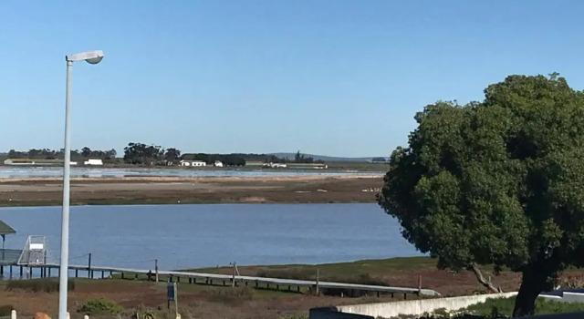 Коттедж Quay West