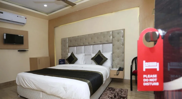 Номер Standard OYO 15530 Hotel G S Residency