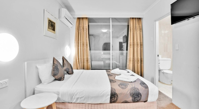 Carlton Lygon Lodge - Close to Melbourne Uni, Book Hotel  