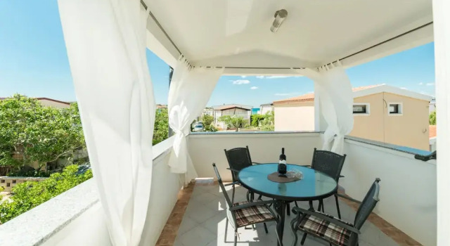 Студия с балконом Apartments Bojana