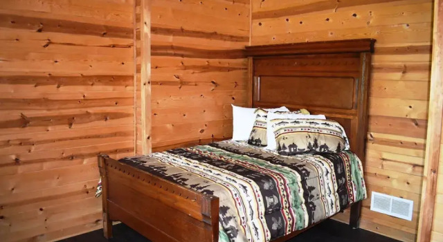 Lakeside Lodge, Book Feriehus Necowa Cove USA