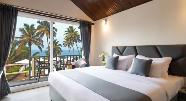 Номер Standard oceanfront Stone Wood Beach Resort- A Party Hotel