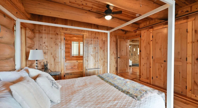 Osprey Lake Cabin 4 Bedroom Home by RedAwning, Book Hotel 3-stjernede hoteller i Cable, 3*