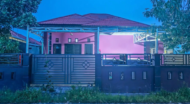 Hotel O Adam Kost SyariahNearWisata Jembatan Barito, Book Hotel Banjarmasin 