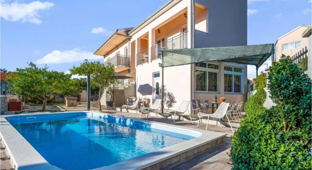 Коттедж Awesome Home In Razanj