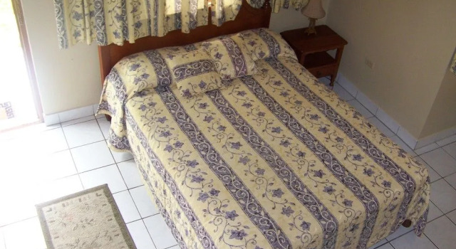 Rhodes Beach Resort Negril, Prenota Resort Green Island Hanover