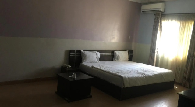 Ocean Pavillion Hotel & Suites, Buchen Sie Hotel Hotels in Eti-Osa mit Parkplatz, Parkplätze