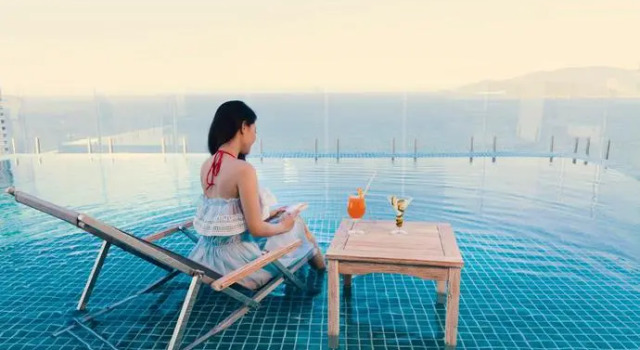 V Hotel Nha Trang, Rezervovat Hotel Hotely v Khanh Hoa s bazénem, Bazén